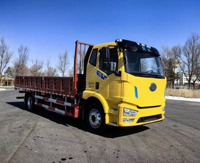 解放纯电动6米8车型亮相工信部公告，引领城市物流绿色新篇章